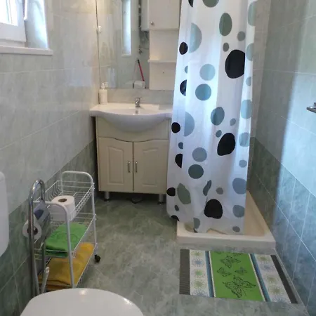 In Ravni/istrien 30442 Равни